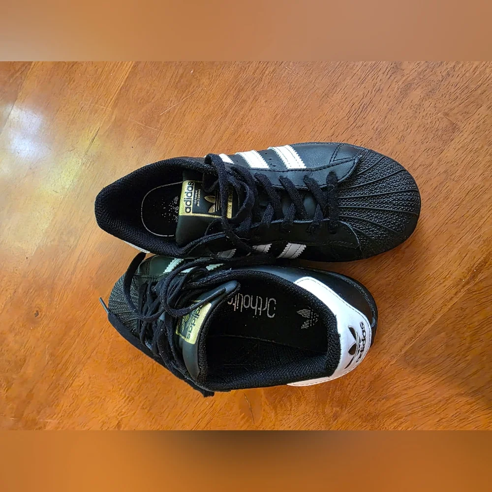 Adidas Kids Superstar Black with White Stripes - Picture 7 of 8